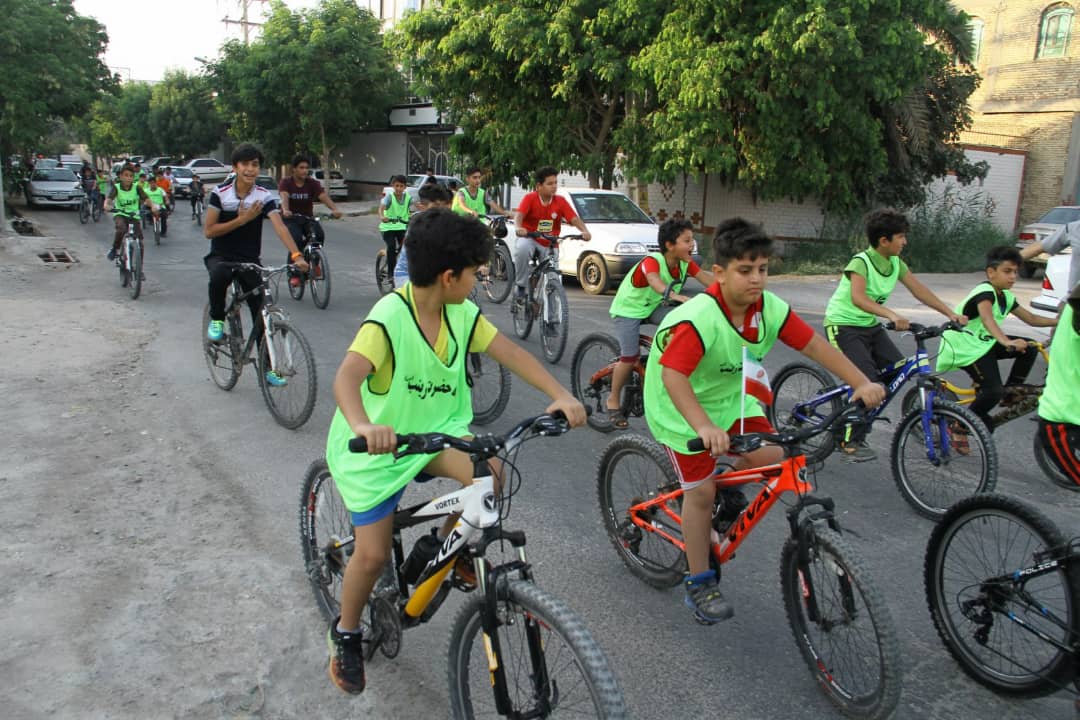 همایش دوچرخه سواری غدیر در گناوه برگزار شد