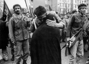 به عشق مادر