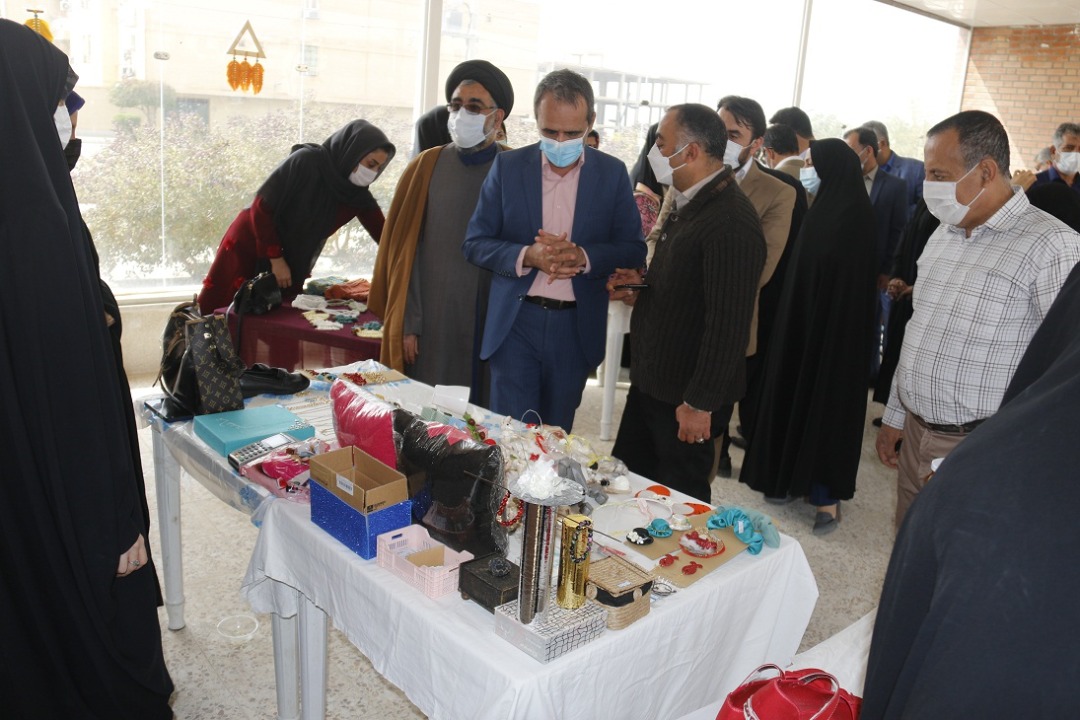 افتتاح بازارچه تولیدات مشاغل خانگی