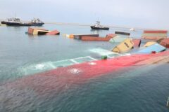 کشتی تانزانیایی در بندر پارس جنوبی واژگون شد