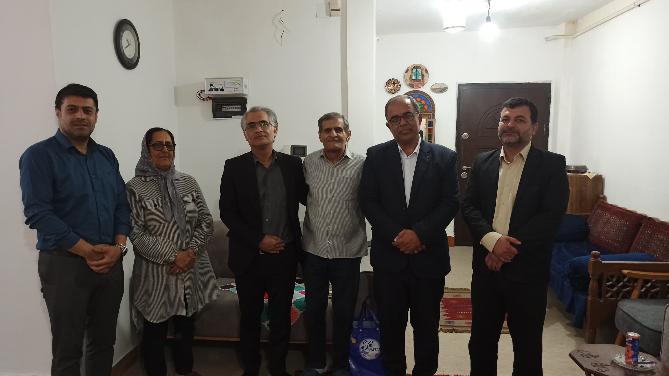 دیدار سرپرست فرمانداری بوشهر با پیشکسوت تئاتر، سینما و تلویزیون