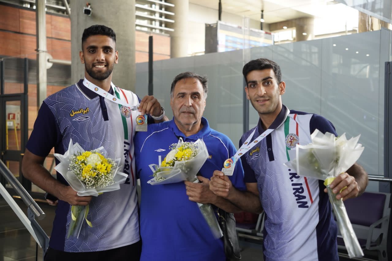 تقدیر فرماندار بوشهر از افتخارآفرینی مربیان و ورزشکاران بوشهری تیم ملی هندبال ساحلی