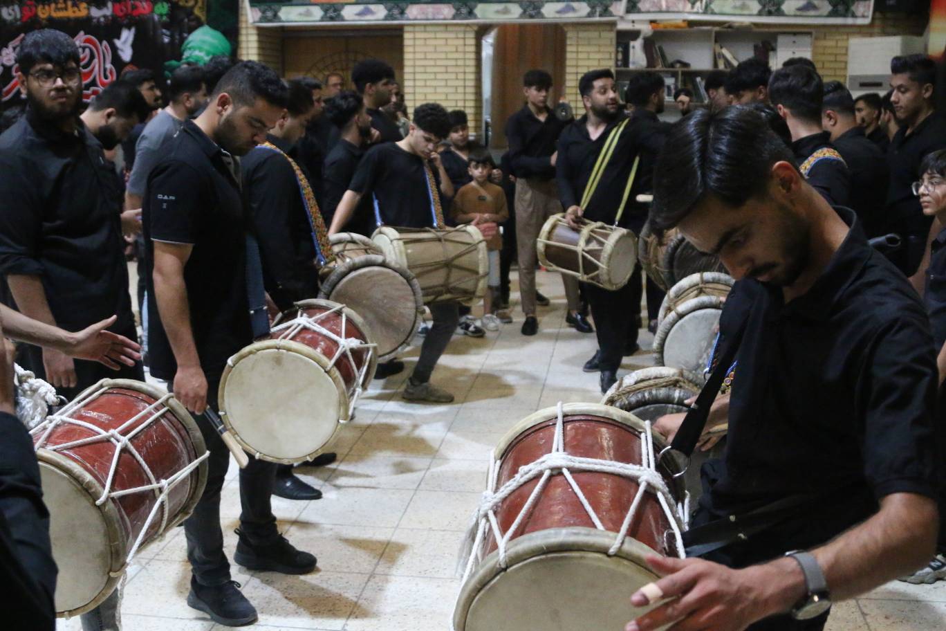 عشق و توسل به ابوالفضل العباس در شب تاسوعا/ حسینیه حضرت زینب کوی عبدامام میزبان سوگواران حسینی