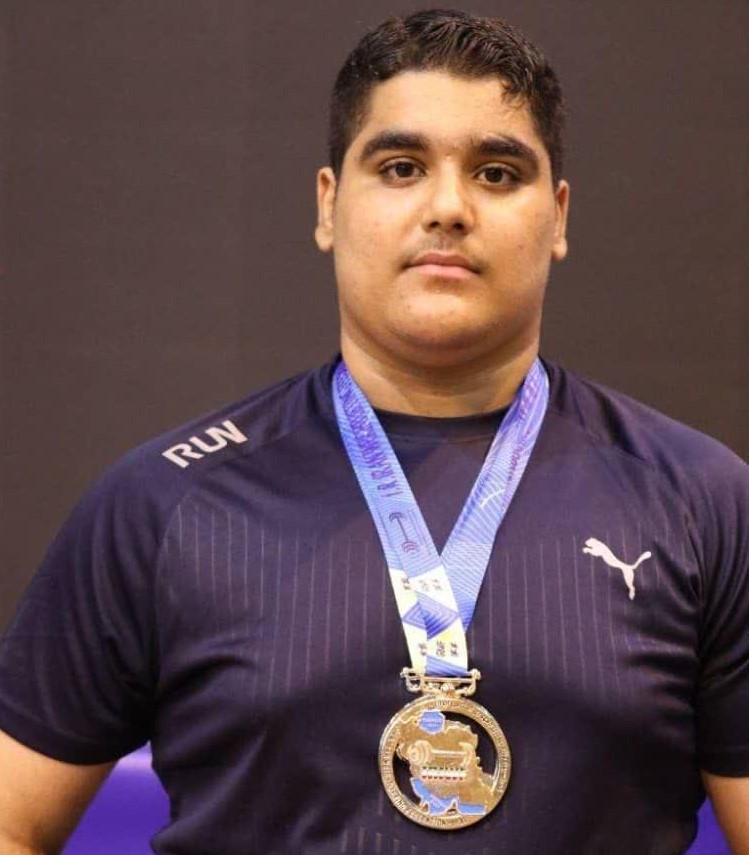 پدیده فوق سنگین وزنه برداری گناوه به مدال برنز مسابقات کشوری دست یافت