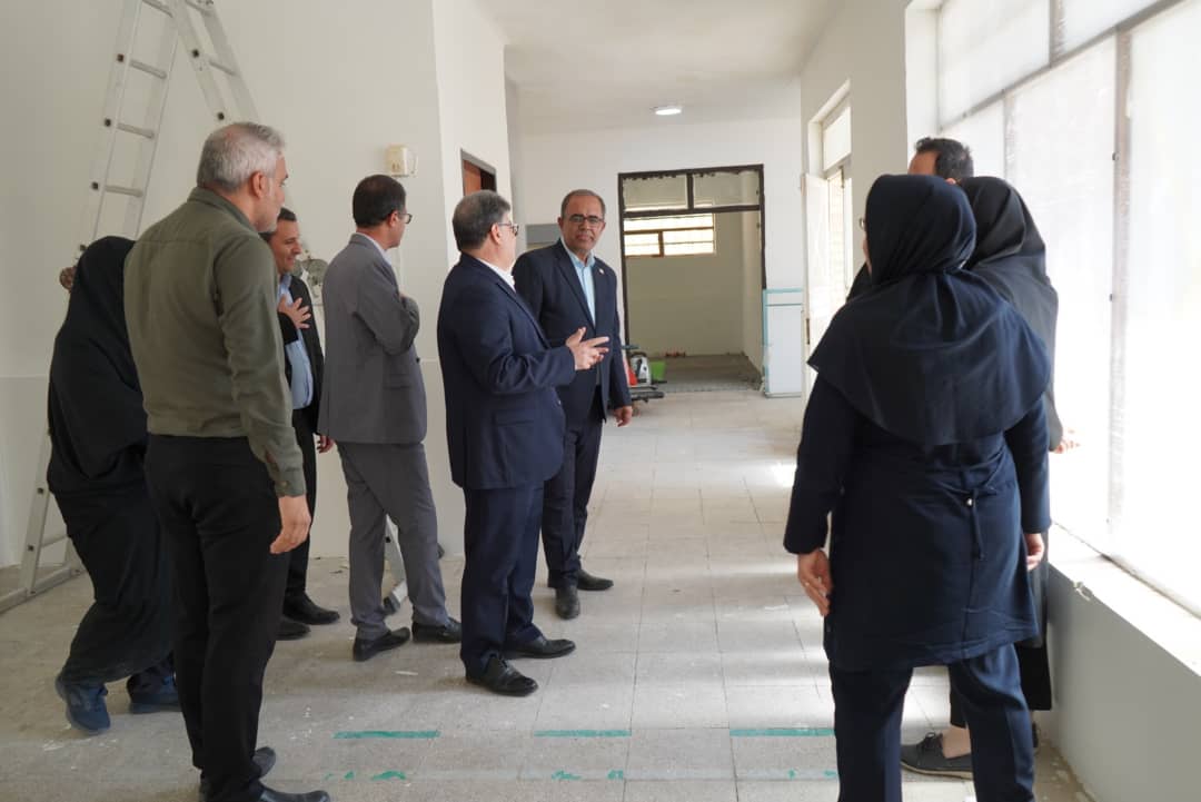 مدارس اوتیسم نیازمند توجه ویژه؛ بازدید فرماندار بوشهر از مدرسه ابتدایی نسیم باردید کرد