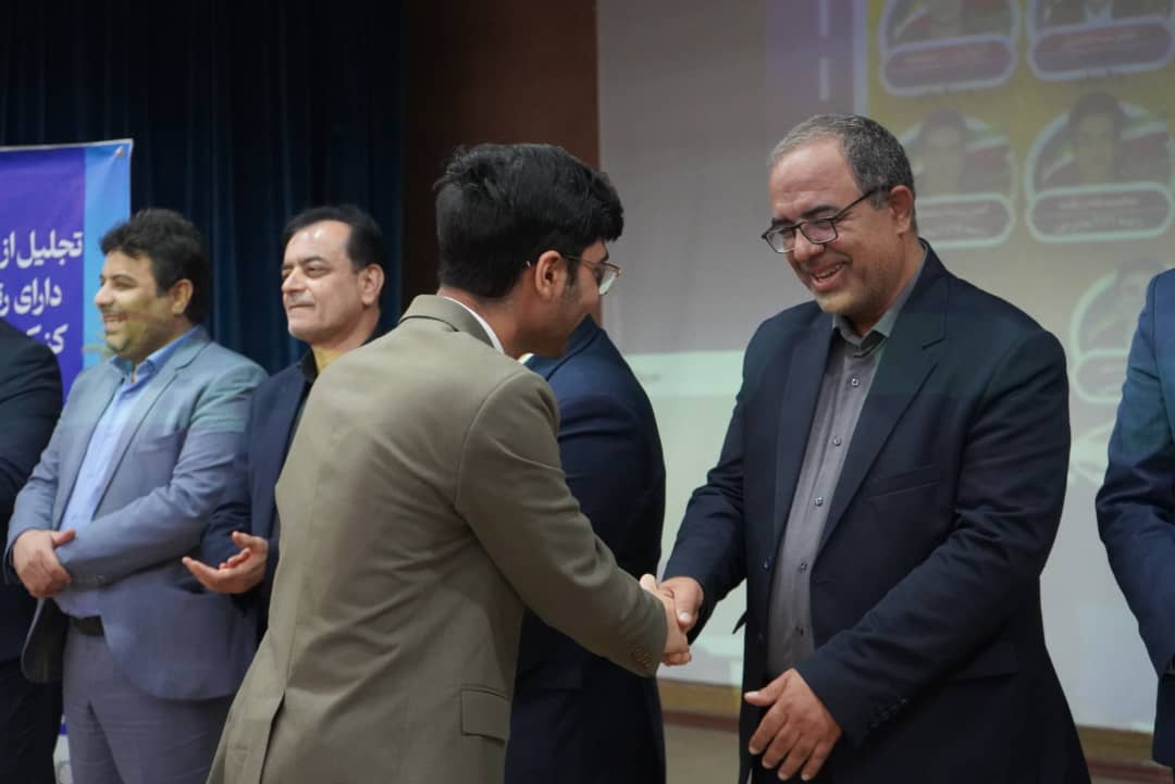 تقدیر از دانش آموزان برتر کنکور سال۱۴۰۴ در شهرستان بوشهر