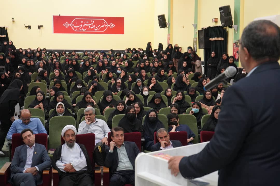 دانشجویان  پیشگامان امیدآفرینی و روشنگری هستند